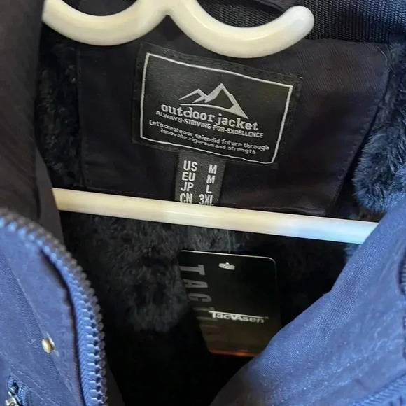 NWT  winter jacket - Picture 4 of 4